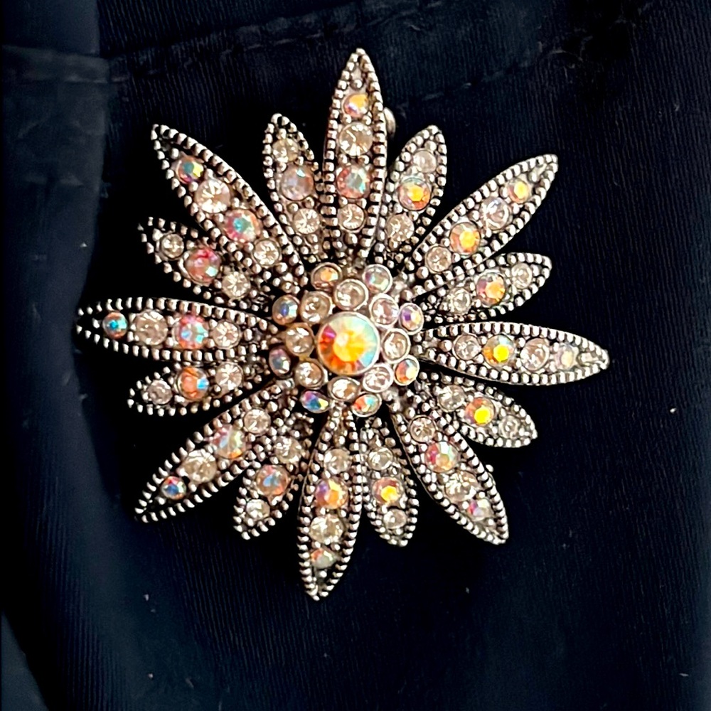 JOAN RIVERS Swarovski Starburst Flower Pin brooch